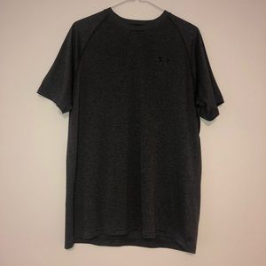 Men’s Size Medium Under Armour T-Shirt